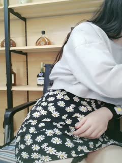 亚裔小美女双马尾内置震动蛋加大号振动棒外加自吸式假屌自慰超诱人